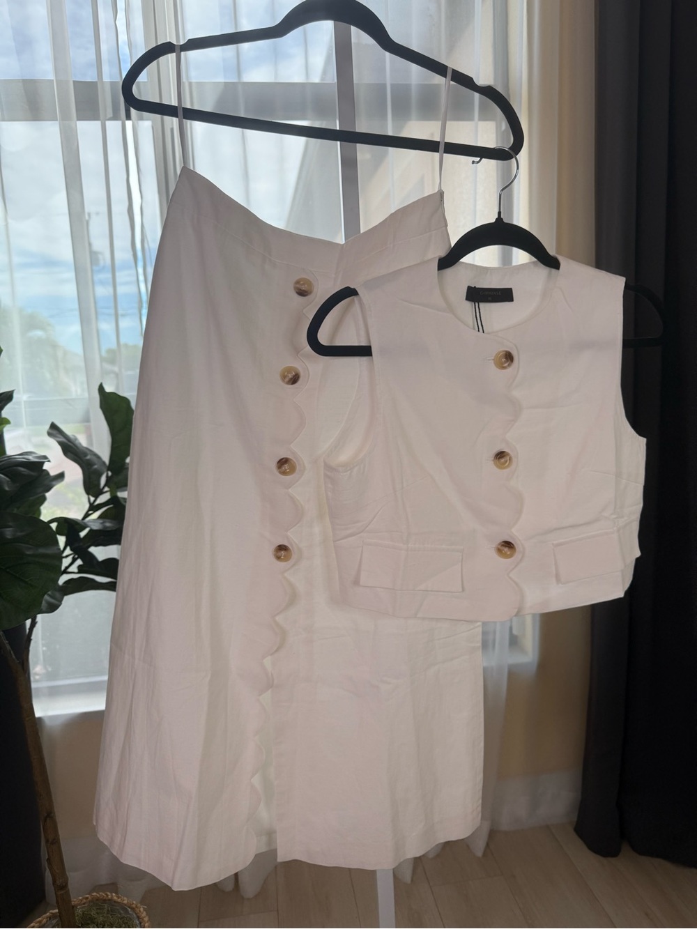 #306 Cotton Linen Scallop Trim Vest & Skirt Set - Picture 5 of 7